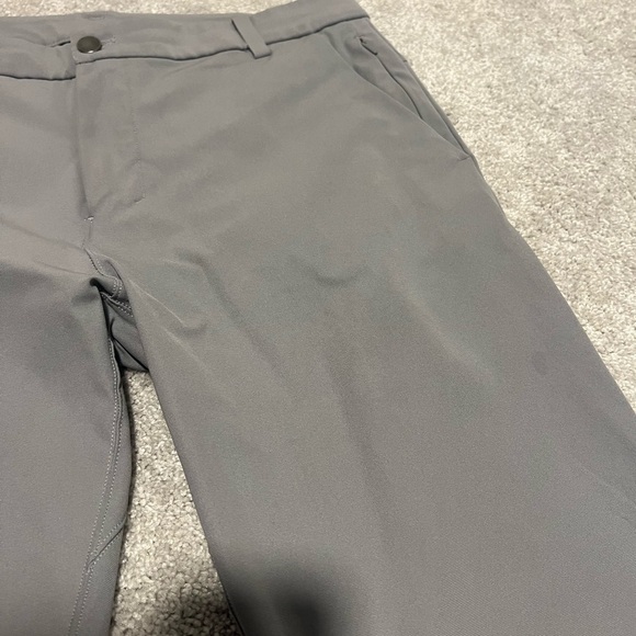 Lululemon Men’s Commission Classic-Fit Pant Grey - Picture 8 of 14